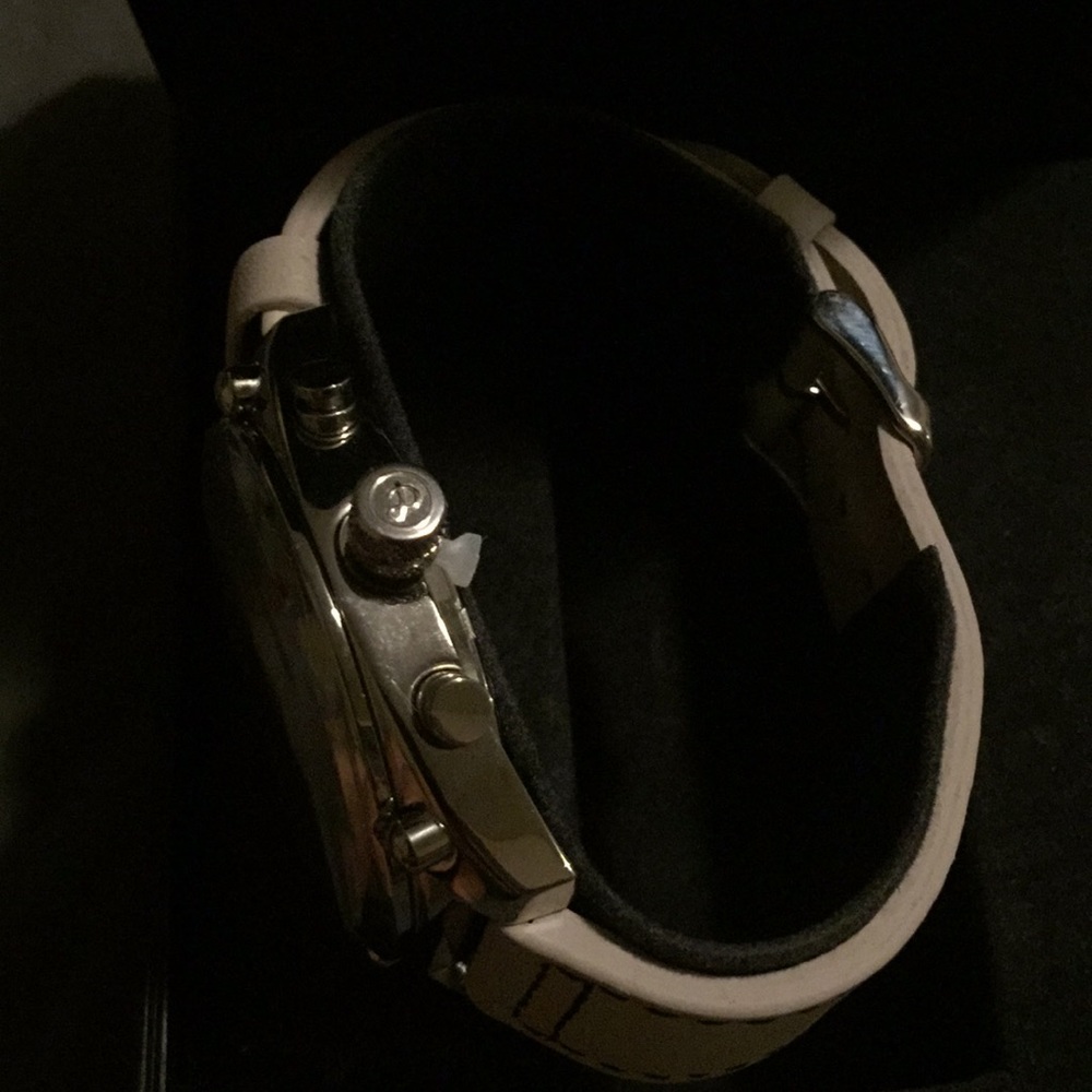 So&co watch - Picture 3 of 5